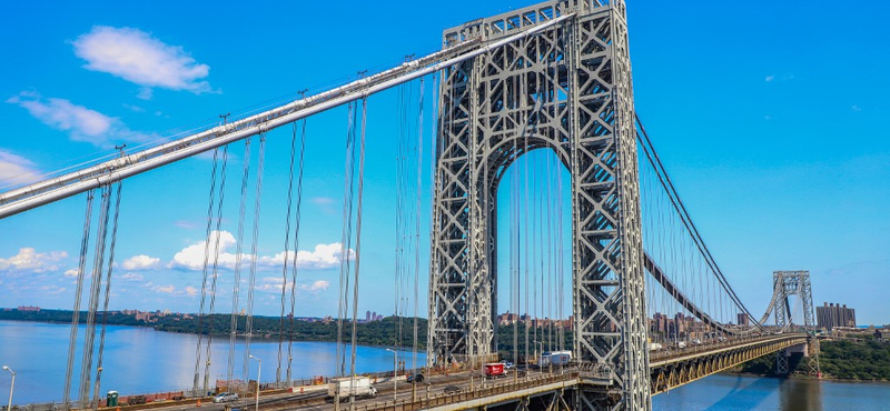 Bombariadó miatt lezárták New York egyik hídját