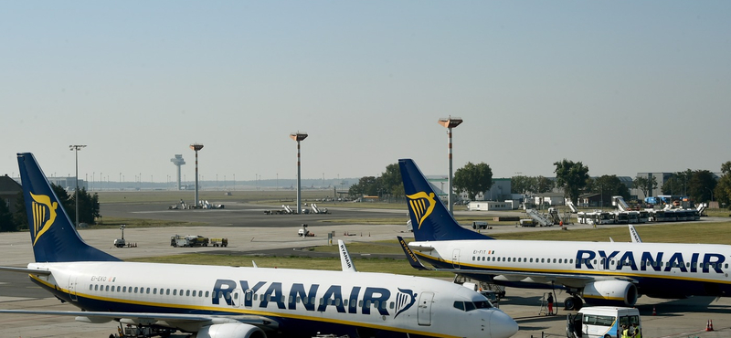 Napi 40-50 járatot töröl a Ryanair, van, aki haza sem tud jutni