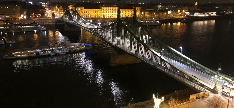 Így sötétült el a világ Ukrajnáért az év leghosszabb éjszakáján – videó