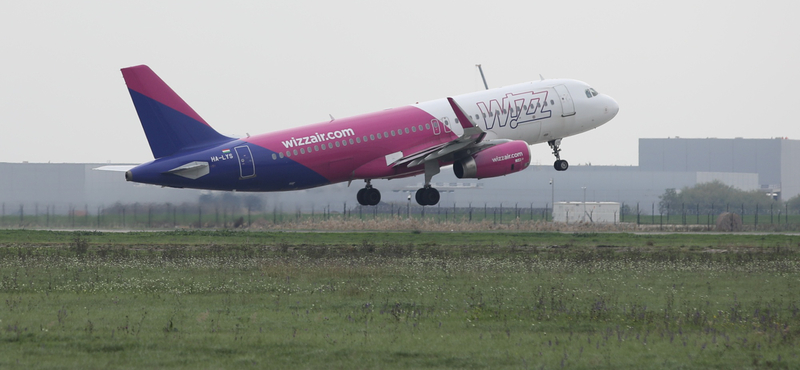 Vége a Wizz Air elleni vizsgálatnak, a légitársaság vezetői megígérték, hogy jobban figyelnek az utaspanaszokra