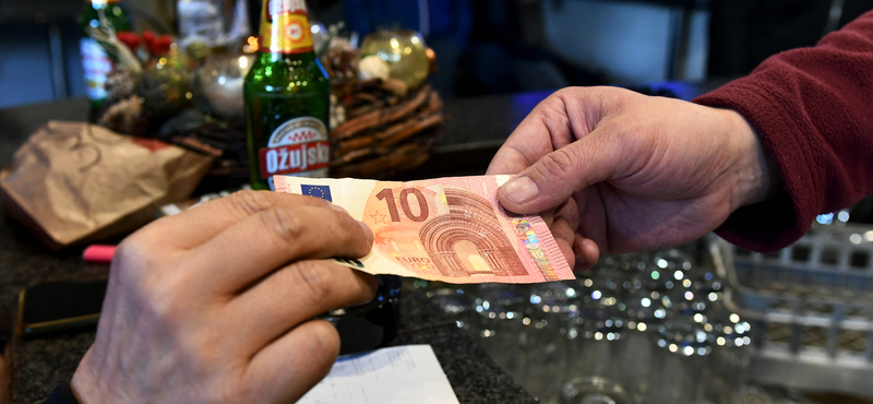 Horvátország beelőzte Magyarországot, de kell nekünk az euró a vármegyében is?