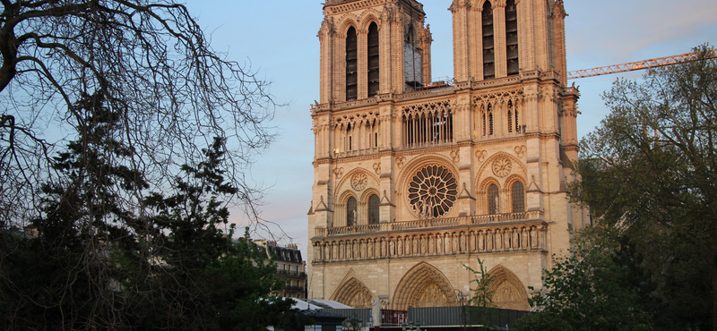 Sztárparádé várható a Notre-Dame ünnepélyes megnyitóján