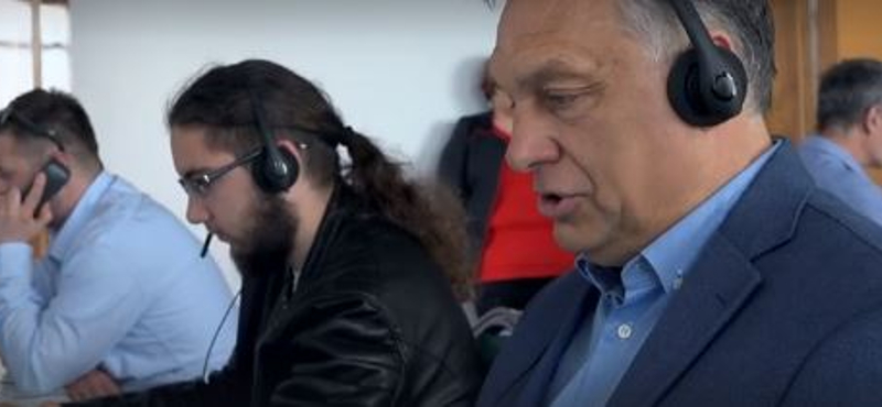 Orbán beállt kampány-telefonosnak is