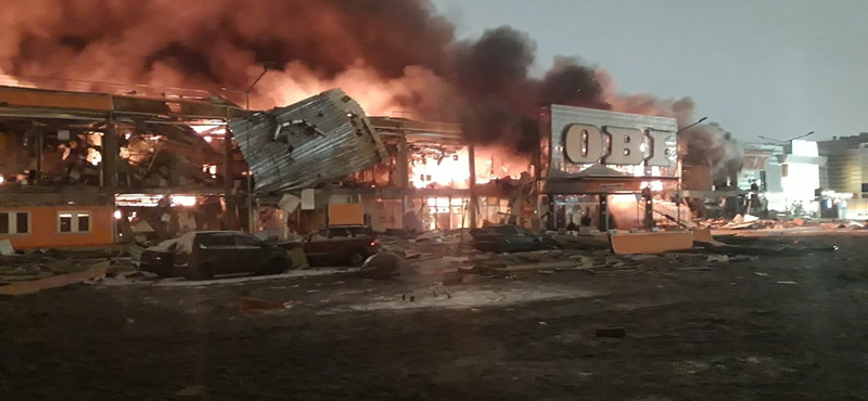 Hatalmas tűz volt egy Moszkvához közeli bevásárlóközpontban