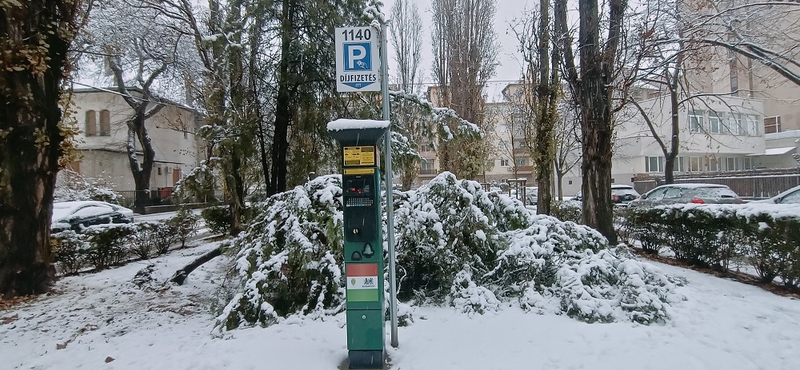 Leginkább Pest megyében és a Dunántúlon okozott nagy gondot a hó