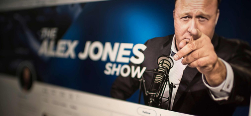 Hiába vette meg a szatirikus lap Alex Jones InfoWars-át, Elon Musk nem adja át a hozzáférést az oldal X-fiókjához