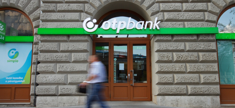 A dolgozóknak már kötelező lesz maszkot hordani az OTP bankfiókjaiban