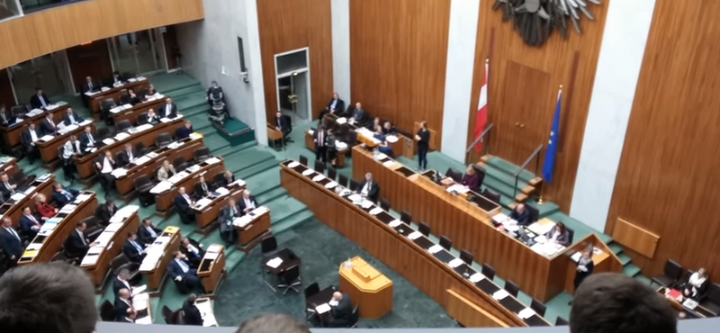 Náci relikviákra bukkantak az osztrák parlament felújítása közben