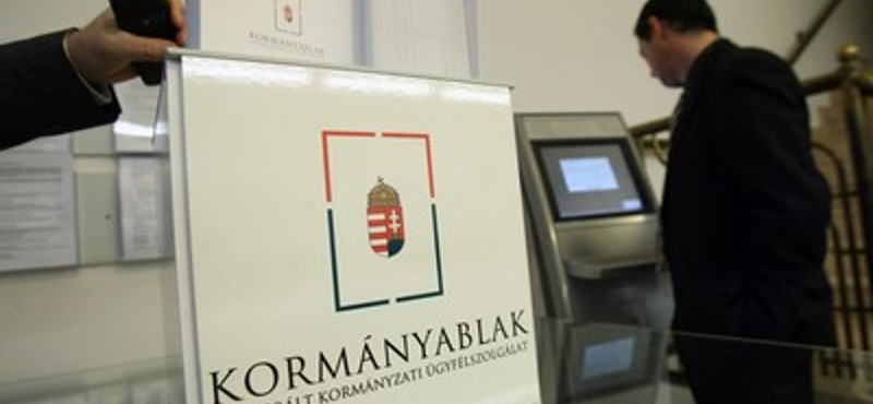 Üvegbetont használ a magyar bürokrácia