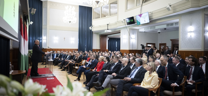 Orbán Viktor a magyar nagyköveteknek magyarázta, hogy virágzik a külpolitikánk