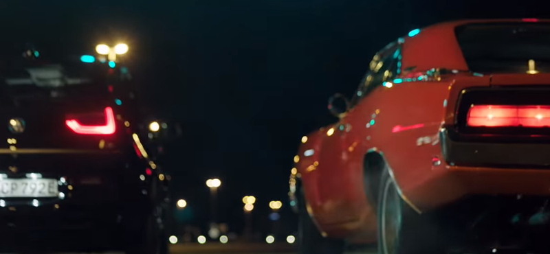 A halk az új hangos: a villannyal sportos BMW i3S így gyorsul le egy amerikai izomautót
