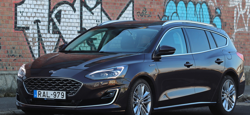 Luxus hátizsák: teszten a Ford Focus Vignale kombi