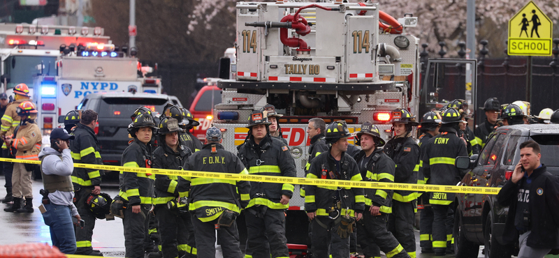 Már legalább 23 sérültje van a New York-i metróban történt lövöldözésnek