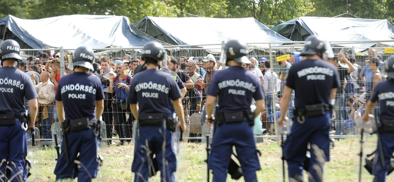 A rendőrség részévé szervezik a bevándorlási hivatalból alakuló "idegenrendészeti szervet"