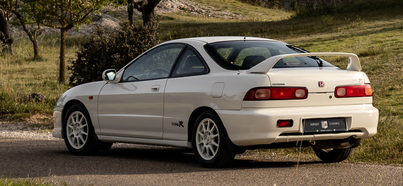 Egekig forgatható motorral vár új gazdára ez a remek Honda Integra Type R
