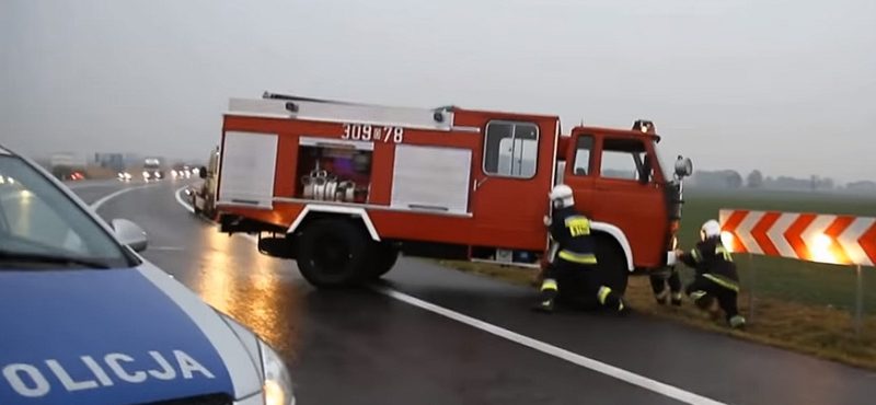 Ilyen az, amikor bakiznak a tűzoltók - videó