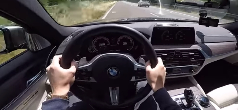 Az igazság pillanata: a benzines BMW M550i a dízel M550d ellen – videó