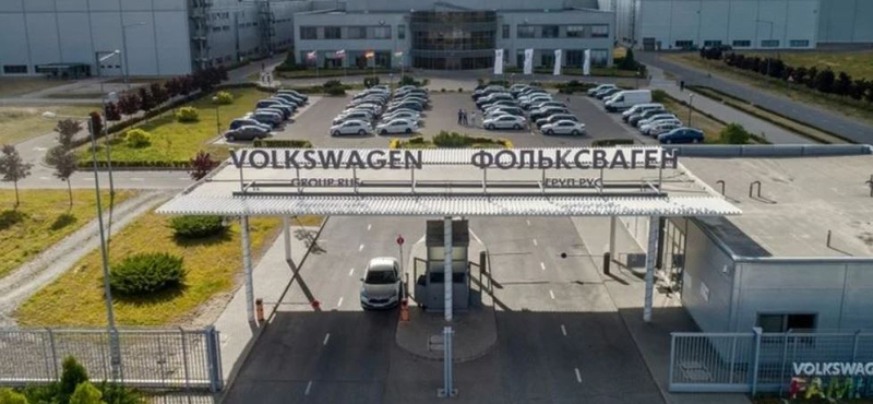 Eladhatja Moszkva melletti gyárát a Volkswagen