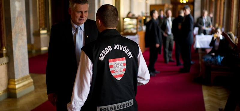 A Jobbik hecceli Orbánékat