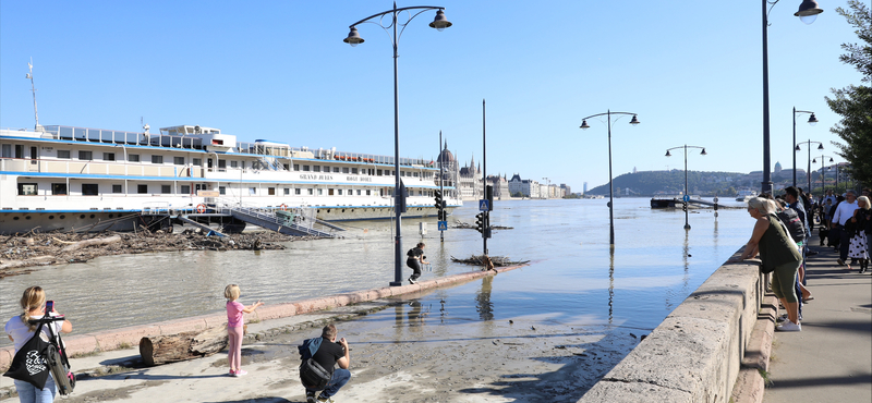 Karácsony: Levonulóban az árvíz, a hét második felére rendbe rakjuk Budapestet