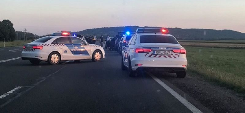 Száz rendőr csapott le egyszerre egy droghálózatra Tolnában