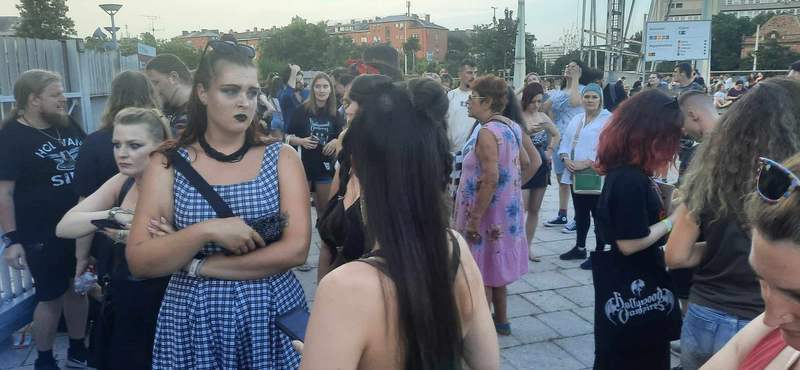 Johnny Depp zenekara az utolsó pillanatban lemondta budapesti koncertjét