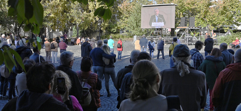 Orbán Viktor a TikTokon már elfelejtette, hogy Azahriah milyen keményen beszólt a kormánynak