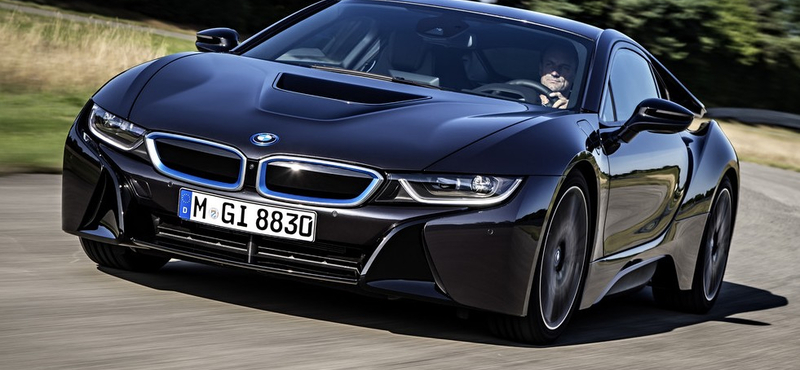 Háromhengeres motorral is csodás hangja van a BMW i8-nak