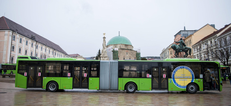 Fotók: vadonatúj csuklós Volvo-buszokkal utazhatnak a pécsiek