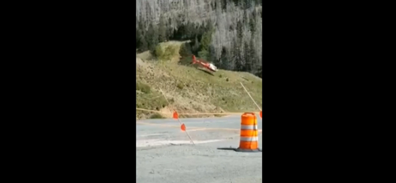 Elkapkodhatta a landolást a pilóta, a földről pattant vissza a mentőhelikopter – videó