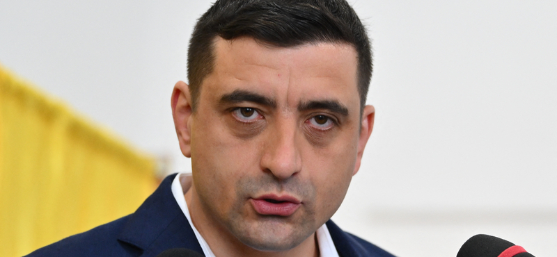 Mit üzen a magyaroknak, akik félnek öntől? - kérdezte a BBC George Simiont, a román elnökválasztási forduló győztesét