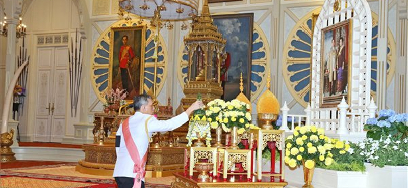 Megkegyelmezett X. Ráma, tízezrek előtt nyílik ki a börtönajtó Thaiföldön