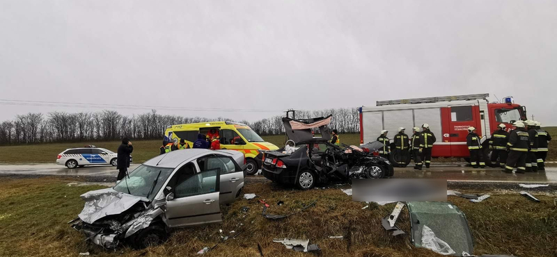 Balesetben halt meg reggel egy házaspár a 6501-es úton