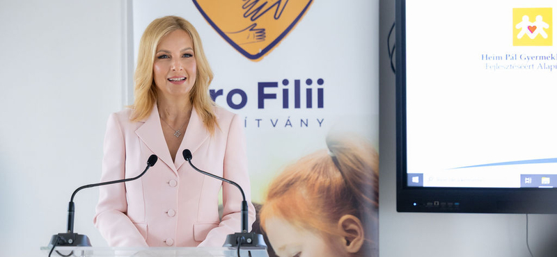 Hat és fél millió forint értékű outfitben jótékonykodott Várkonyi Andrea a Heim Pál Gyermekkórházban