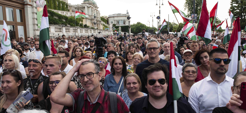 Závecz: A Tisza Párt már 27 százalékon áll az EP-választások előtt a biztos szavazóknál, de a Fidesz így is fölényesen vezet