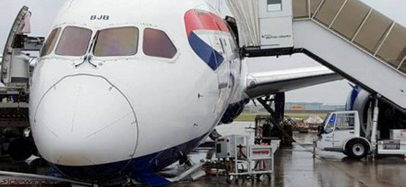 Orra bukott a British Airways gépe a Heathrow repülőtéren