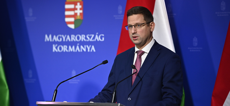 Gulyás Gergely: Ha az árrésstop nem lesz elég, a kormány nem riad vissza a kereskedelem radikálisabb szabályozásától sem – ez történt a kormányinfón