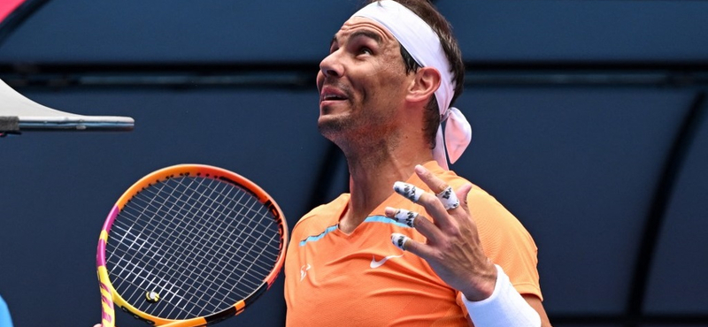 Nadal izomszakadás miatt visszalépett az Australian Openen