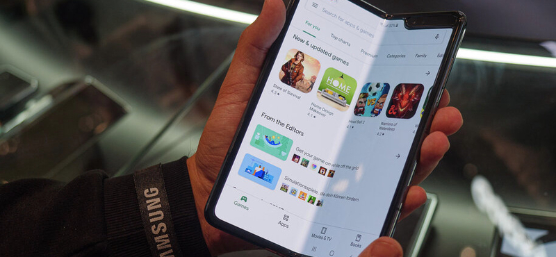 Egy egyszerű szoftverfrissítéssel generációt ugorhat a Samsung Galaxy Fold