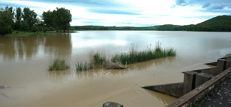 8 és fél méternél tetőzhet a Tisza, harmadfokú készültség