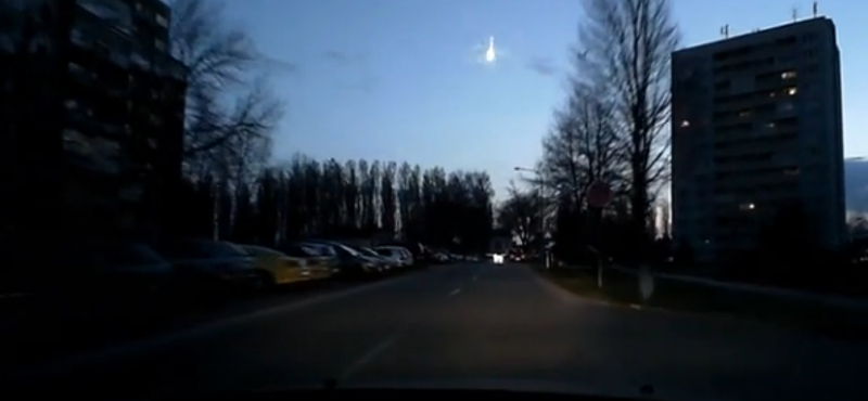 Fényes tűzgömb az égen – videó is van a miskolci meteoritról