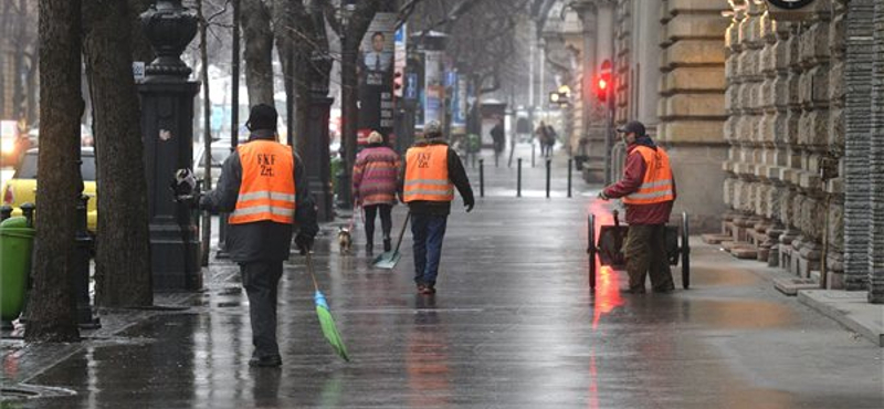 Hómunkásokat várnak délutánra is Budapesten