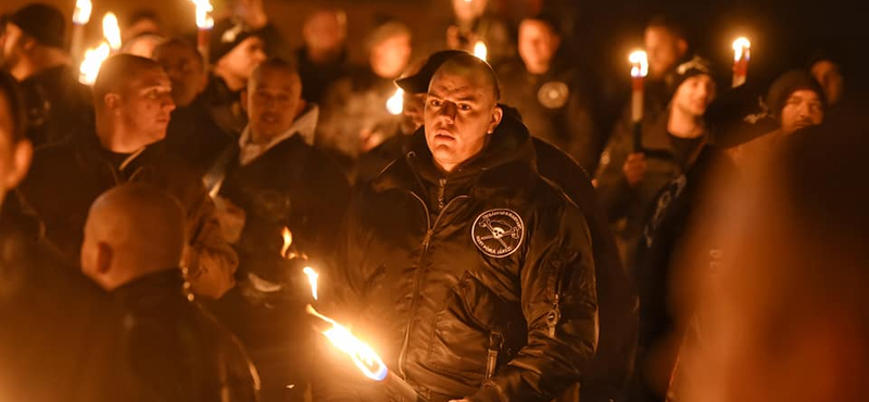 Száz roma és rohamrendőrök várták a szélsőjobboldali tüntetőket Sályon