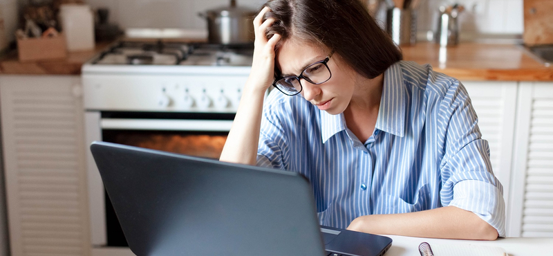 5 jel, amiből felismerhetjük a depressziós kollégát