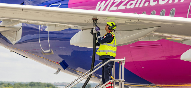 A Wizz Air motorgondok miatt függeszti fel 21 romániai járatát