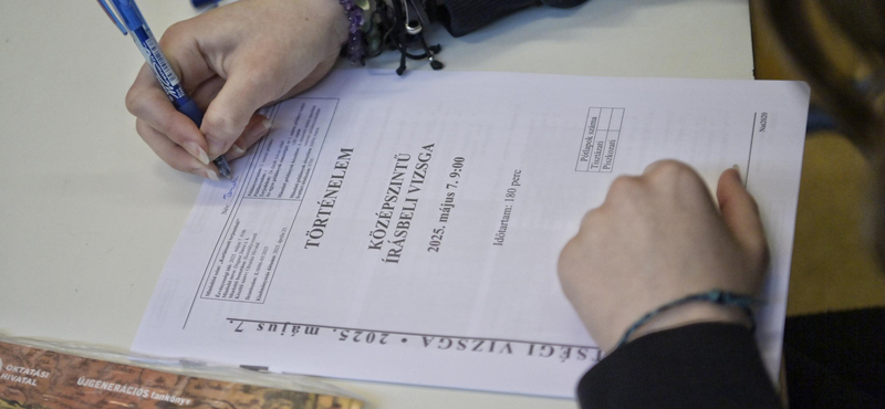 Elkezdődött a történelemérettségi, nehéz esszétémákat kaptak a diákok