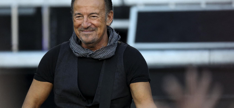 Bruce Springsteen nagyon jó fej volt: a színpadon igazolta egy fiatal rajongó iskolai hiányzását