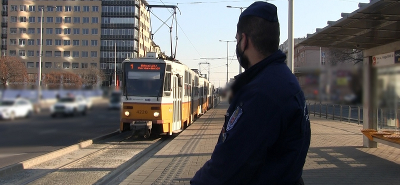 Az 1-es villamos vonalán razziáztak a rendőrök