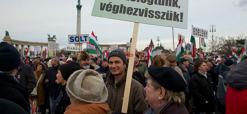 Egy egész nemzet állt ki szombaton Orbán tervei ellen