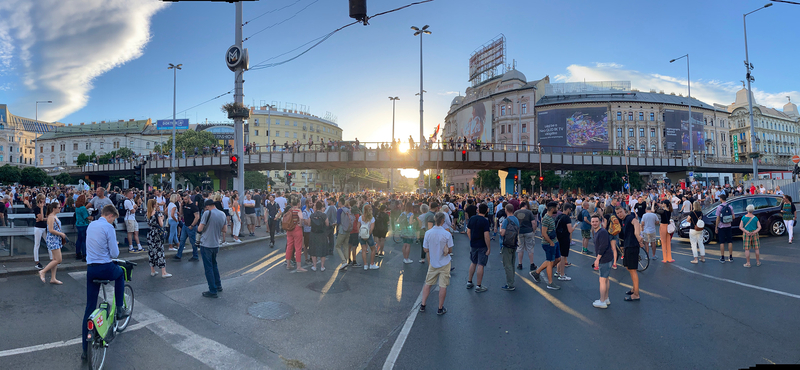 Három új zebrát kapott a Nyugati tér